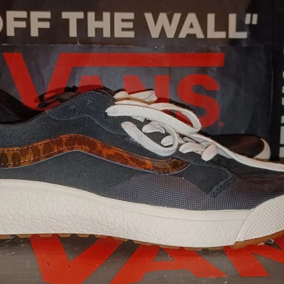Vans Men's 8/Women 9.5 UltraRange Exo Patent Leopard Black UltraCush VN0AUWMBM8